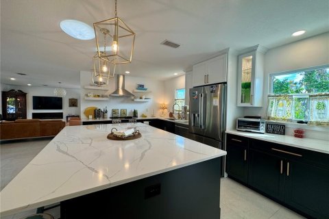 Снять в аренду виллу или дом в Сарасота, Флорида 9 комнат, 241.55м2, № 2212587 - фото 7