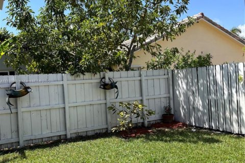 Casa en venta en Pembroke Pines, Florida, 3 dormitorios, 131.18 m2 № 1863499 - foto 30