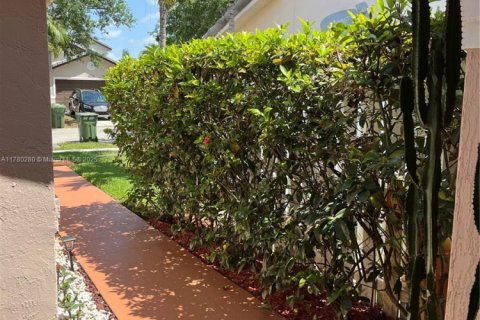 Casa en venta en Pembroke Pines, Florida, 3 dormitorios, 131.18 m2 № 1863499 - foto 6