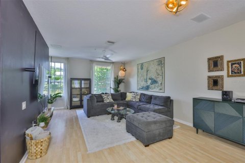 Townhouse in Tampa, Florida 3 bedrooms, 171.31 sq.m. № 1829217 - photo 10