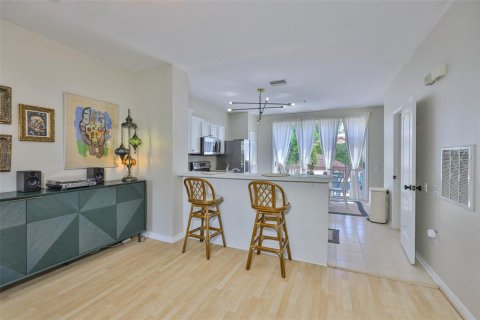 Townhouse in Tampa, Florida 3 bedrooms, 171.31 sq.m. № 1829217 - photo 16