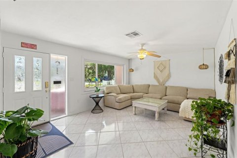 Casa en venta en Tarpon Springs, Florida, 3 dormitorios, 138.89 m2 № 1654062 - foto 3