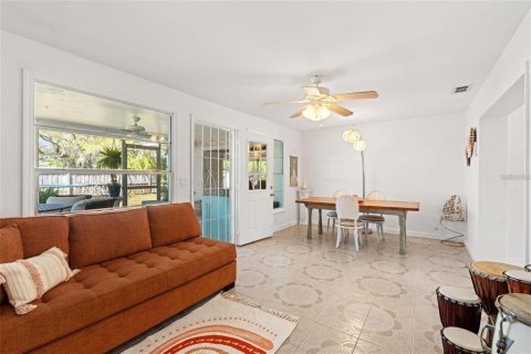 Casa en venta en Tarpon Springs, Florida, 3 dormitorios, 138.89 m2 № 1654062 - foto 5