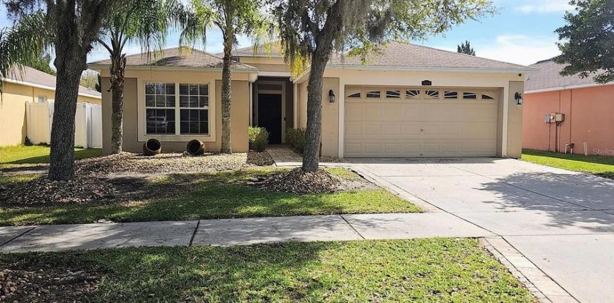 Villa ou maison à Wesley Chapel, Floride 3 chambres, 141.95 m2 № 2388166
