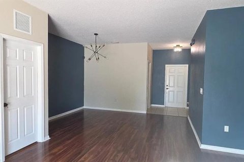 Villa ou maison à louer à Wesley Chapel, Floride: 3 chambres, 141.95 m2 № 2388166 - photo 4