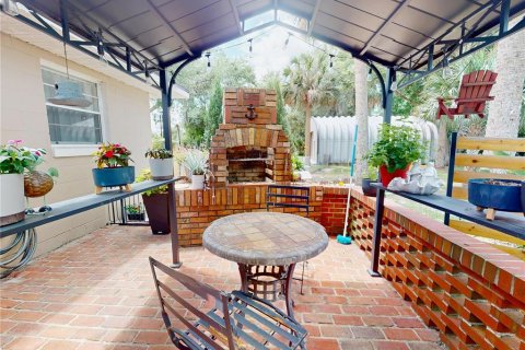 House in DeLand, Florida 3 bedrooms, 130.16 sq.m. № 2230415 - photo 15