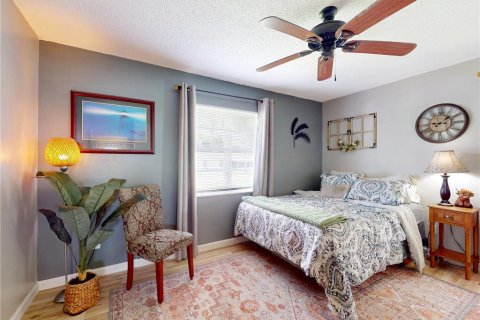 House in DeLand, Florida 3 bedrooms, 130.16 sq.m. № 2230415 - photo 23