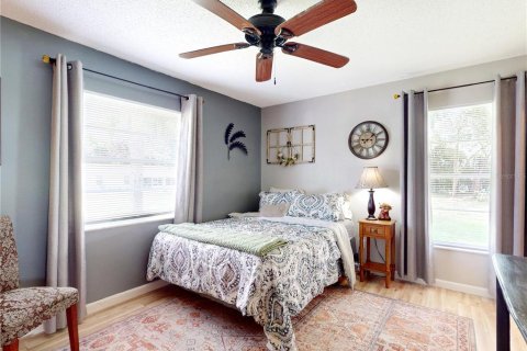 House in DeLand, Florida 3 bedrooms, 130.16 sq.m. № 2230415 - photo 22