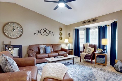 House in DeLand, Florida 3 bedrooms, 130.16 sq.m. № 2230415 - photo 8