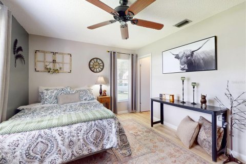 House in DeLand, Florida 3 bedrooms, 130.16 sq.m. № 2230415 - photo 21