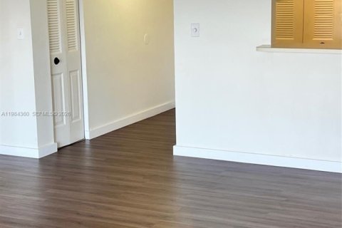 Copropriété à louer à Miami, Floride: 2 chambres, 82.68 m2 № 2045669 - photo 5