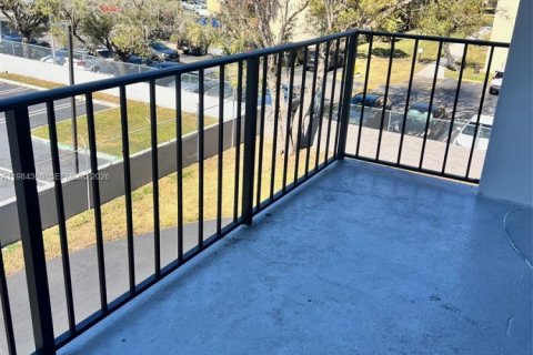 Copropriété à louer à Miami, Floride: 2 chambres, 82.68 m2 № 2045669 - photo 11
