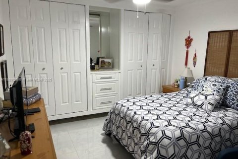 Townhouse in Miami, Florida 3 bedrooms, 94.76 sq.m. № 2015023 - photo 10