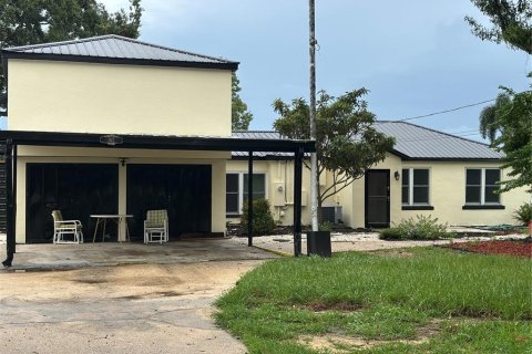 Immobilier commercial à vendre à Winter Haven, Floride: 5 chambres, 260.13 m2 № 1894797 - photo 1