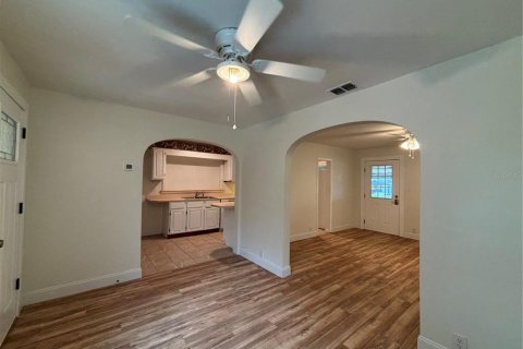 Immobilier commercial à vendre à Winter Haven, Floride: 5 chambres, 260.13 m2 № 1894797 - photo 6