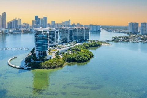 Condominio en Aventura, Florida, 5 dormitorios  № 2027572