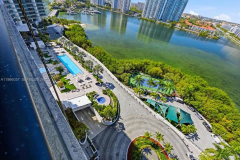 Condominio en venta en Aventura, Florida, 5 dormitorios, 410.35 m2 № 2027572 - foto 15