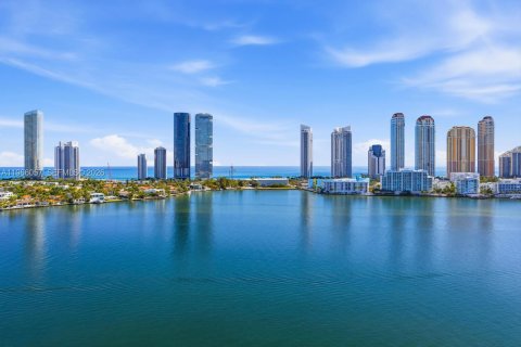 Condominio en venta en Aventura, Florida, 5 dormitorios, 410.35 m2 № 2027572 - foto 12