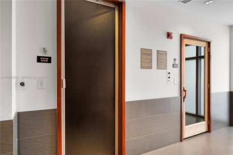 Condo in Miami Beach, Florida, 3 bedrooms  № 2072974 - photo 27