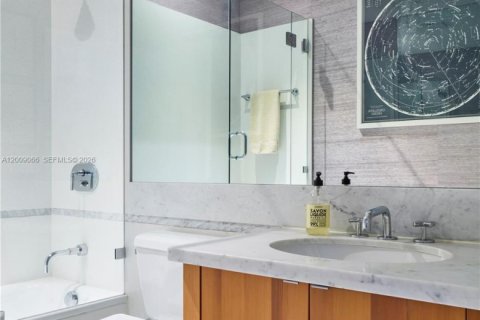 Condo in Miami Beach, Florida, 3 bedrooms  № 2072974 - photo 16