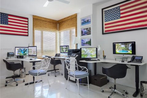 Condo in Miami Beach, Florida, 3 bedrooms  № 2072974 - photo 14