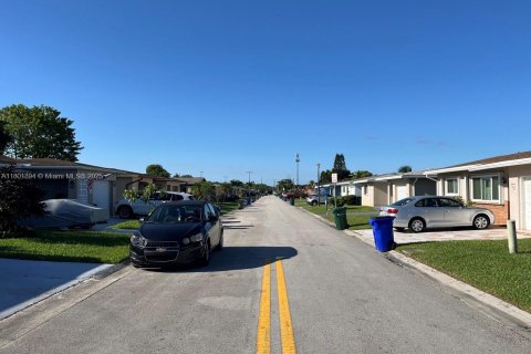 Casa en venta en Margate, Florida, 2 dormitorios, 116.78 m2 № 1688926 - foto 4