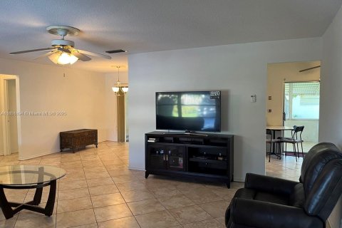 Casa en venta en Margate, Florida, 2 dormitorios, 116.78 m2 № 1688926 - foto 5