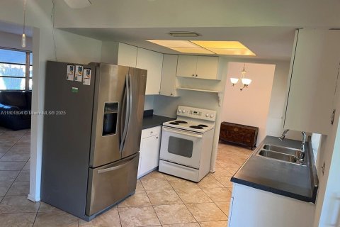 Casa en venta en Margate, Florida, 2 dormitorios, 116.78 m2 № 1688926 - foto 8