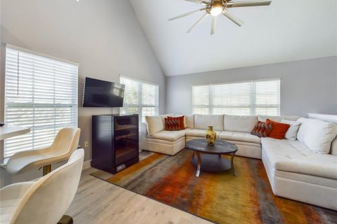 Condo in Sarasota, Florida, 2 bedrooms  № 1839991 - photo 11