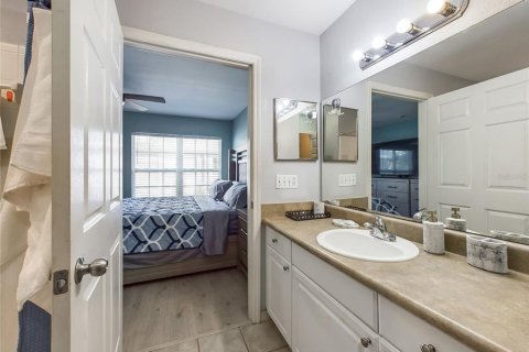 Condo in Sarasota, Florida, 2 bedrooms  № 1839991 - photo 21
