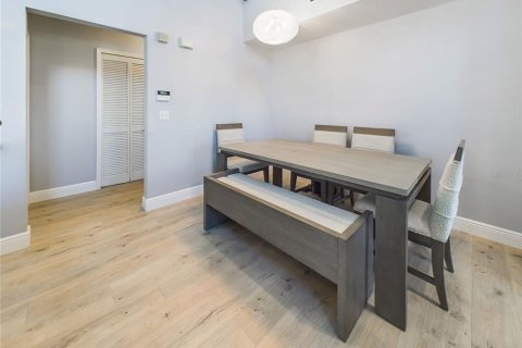Copropriété à louer à Sarasota, Floride: 2 chambres, 122.72 m2 № 1839991 - photo 5