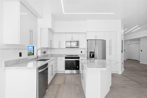 Condo à Hallandale Beach, Floride, 3 chambres  № 2086170