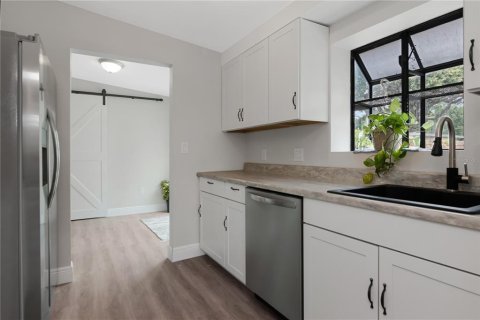 Villa ou maison à vendre à Tampa, Floride: 3 chambres, 137.12 m2 № 2208853 - photo 5