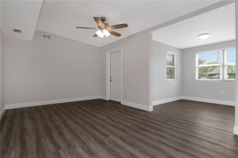 Villa ou maison à vendre à Tampa, Floride: 3 chambres, 137.12 m2 № 2208853 - photo 10