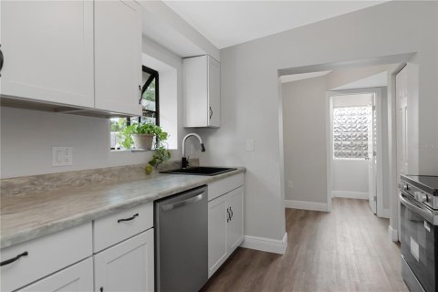 Villa ou maison à vendre à Tampa, Floride: 3 chambres, 137.12 m2 № 2208853 - photo 6