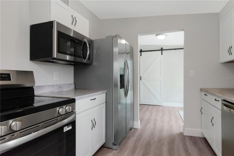 Villa ou maison à vendre à Tampa, Floride: 3 chambres, 137.12 m2 № 2208853 - photo 8