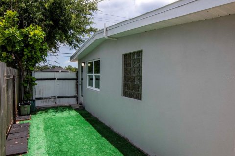 Villa ou maison à vendre à Tampa, Floride: 3 chambres, 137.12 m2 № 2208853 - photo 27
