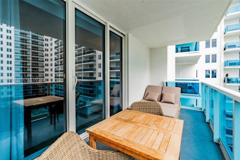 Condo in Miami Beach, Florida, 1 bedroom  № 2189943 - photo 15