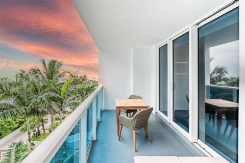 Condo in Miami Beach, Florida, 1 bedroom  № 2189943 - photo 17