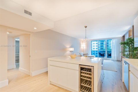 Condo in Miami Beach, Florida, 1 bedroom  № 2189943 - photo 4