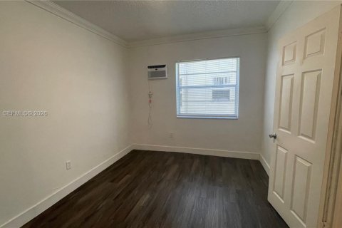 Condo in Miami, Florida, 2 bedrooms  № 2009841 - photo 6