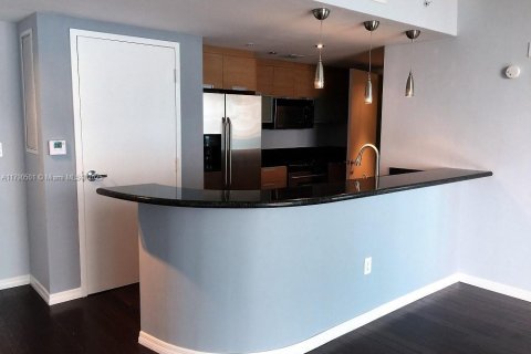 Condo in North Bay Village, Florida, 2 bedrooms  № 1731456 - photo 9