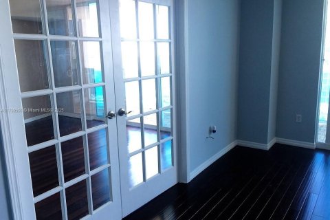 Condo in North Bay Village, Florida, 2 bedrooms  № 1731456 - photo 17