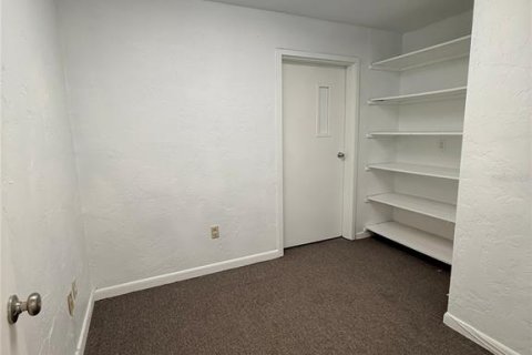 Immobilier commercial à louer à Gainesville, Floride: 80.27 m2 № 2430866 - photo 13