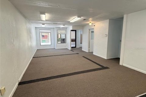 Immobilier commercial à louer à Gainesville, Floride: 80.27 m2 № 2430866 - photo 9