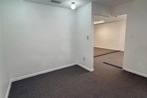 Immobilier commercial à louer à Gainesville, Floride: 80.27 m2 № 2430866 - photo 6