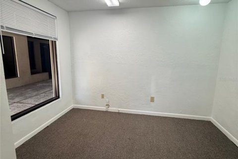 Immobilier commercial à louer à Gainesville, Floride: 80.27 m2 № 2430866 - photo 3