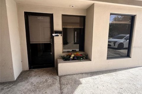 Immobilier commercial à louer à Gainesville, Floride: 80.27 m2 № 2430866 - photo 2