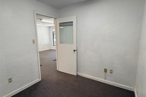 Immobilier commercial à louer à Gainesville, Floride: 80.27 m2 № 2430866 - photo 16
