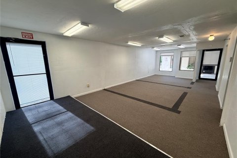 Immobilier commercial à louer à Gainesville, Floride: 80.27 m2 № 2430866 - photo 10